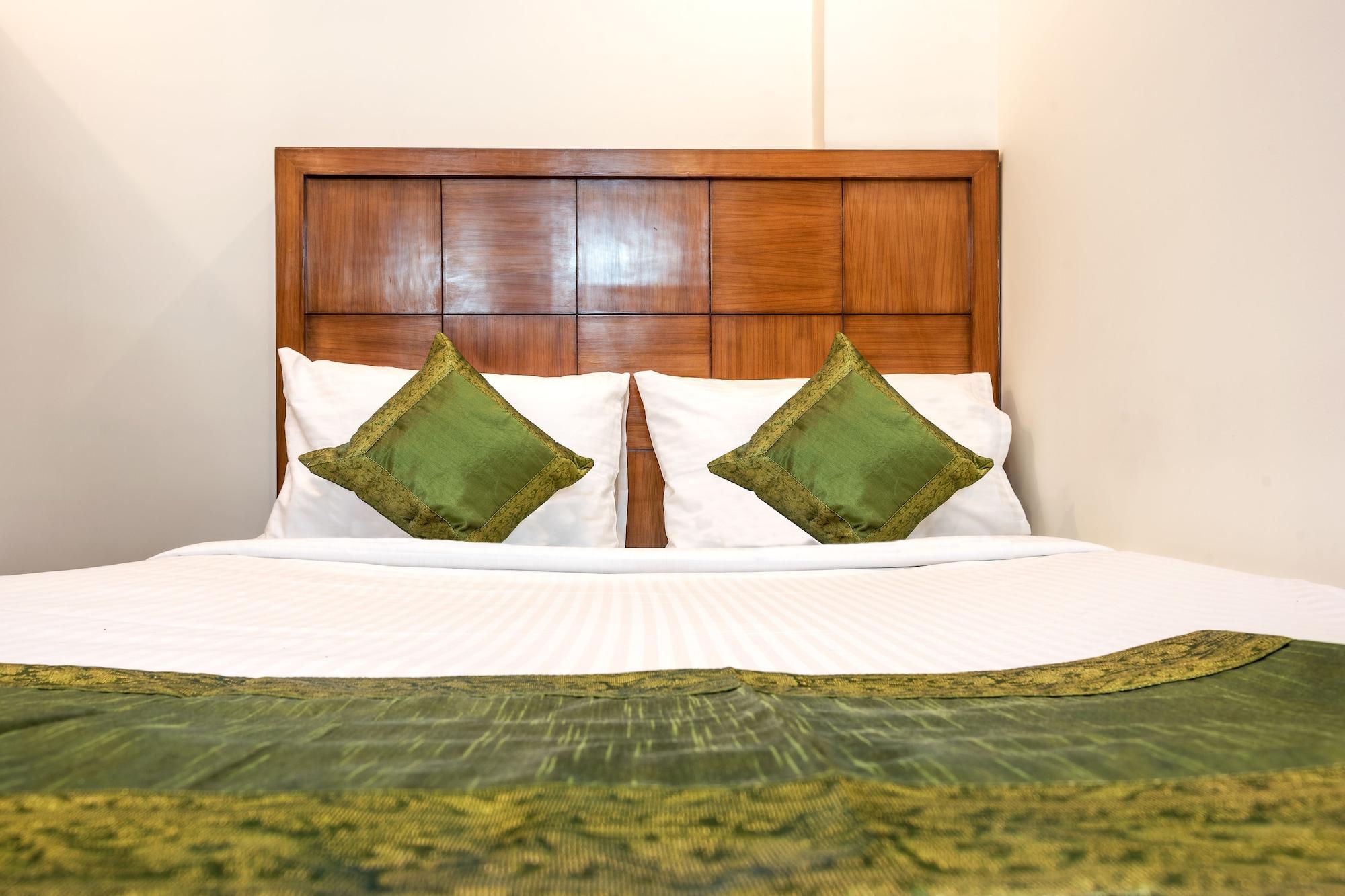 Treebo Trend Grand Plaza Nampally Хайдарабад Экстерьер фото