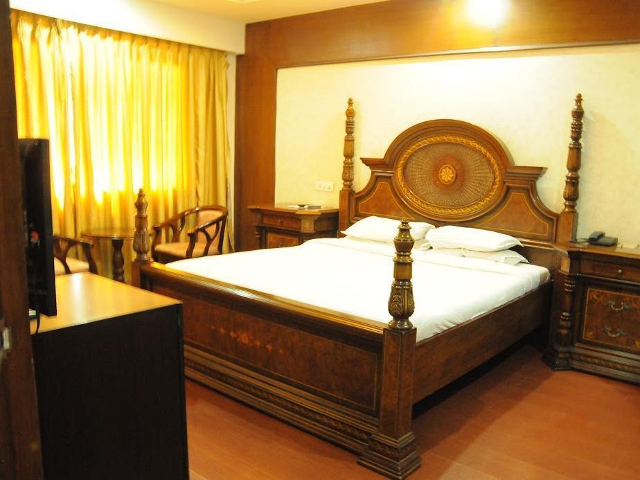 Treebo Trend Grand Plaza Nampally Хайдарабад Экстерьер фото